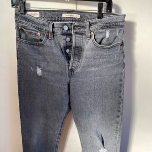 Levi Jeans Wedgie size 28